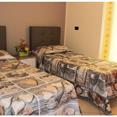 Casa Vacanza "La Chiazza Di Grutti" Grotte  Exteriör bild