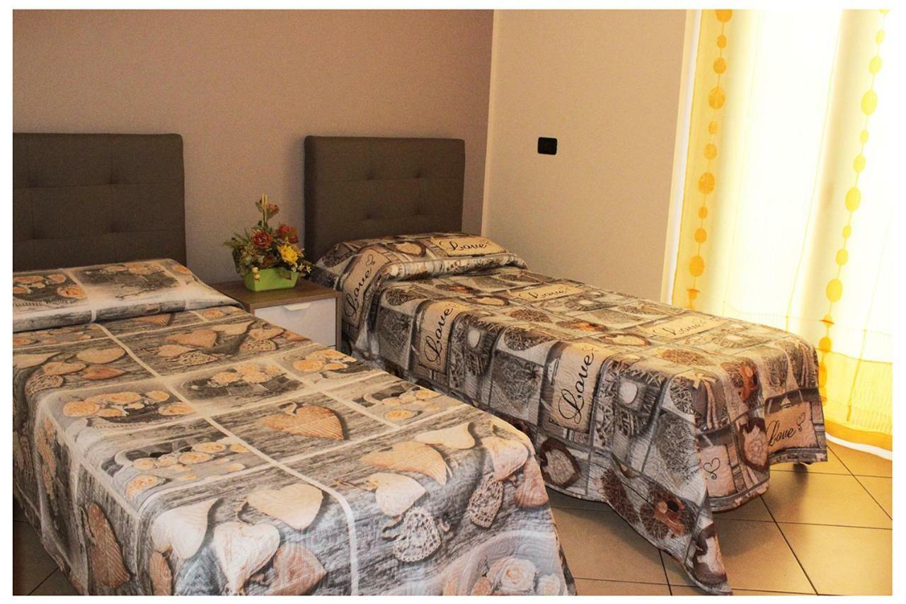 Casa Vacanza "La Chiazza Di Grutti" Grotte  Exteriör bild