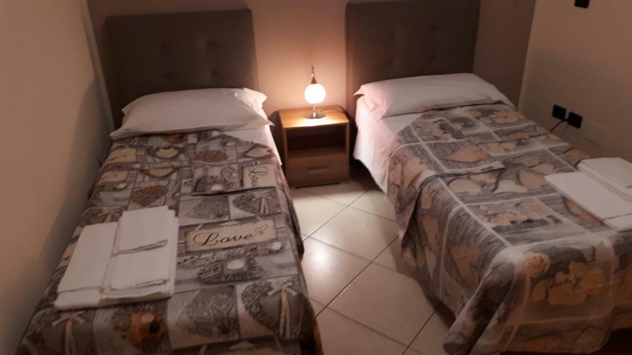 Casa Vacanza "La Chiazza Di Grutti" Grotte  Exteriör bild